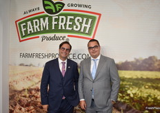 Steven Ceccarelli en Davy van Ewijck with Farm Fresh, offering sweet potatoes from North Carolina.